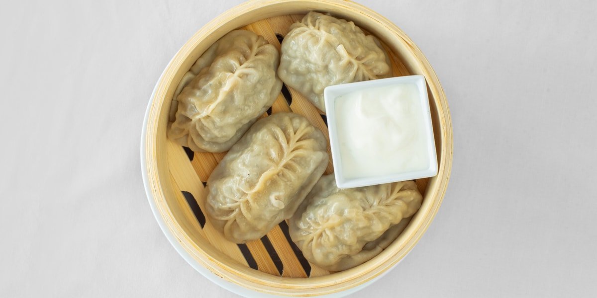 Steamed manti dumplings